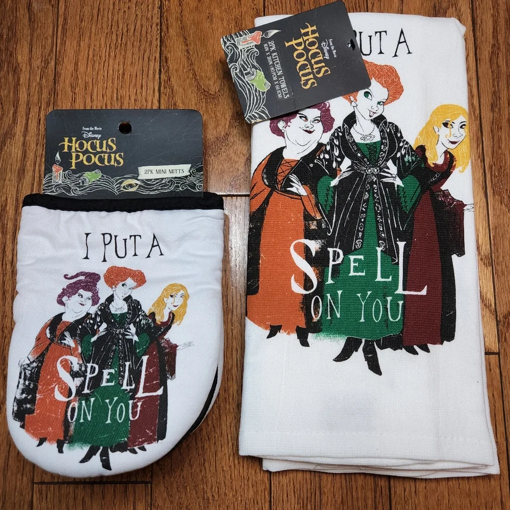 NWT Hocus Pocus Kitchen Towels - Oven Mittens - Halloween